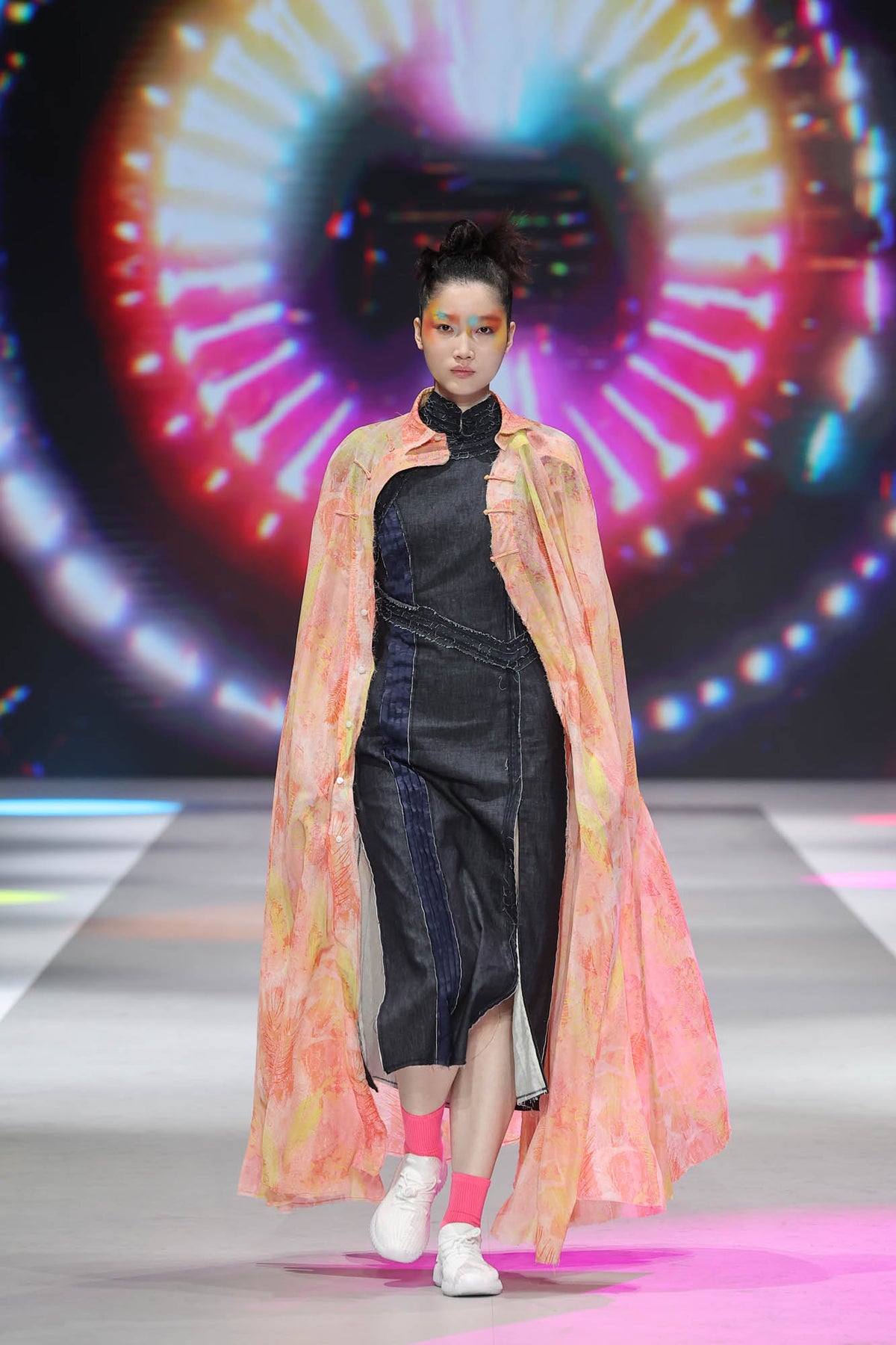 112 mountainyam THE JOY OF FEATHERS — runway look 02