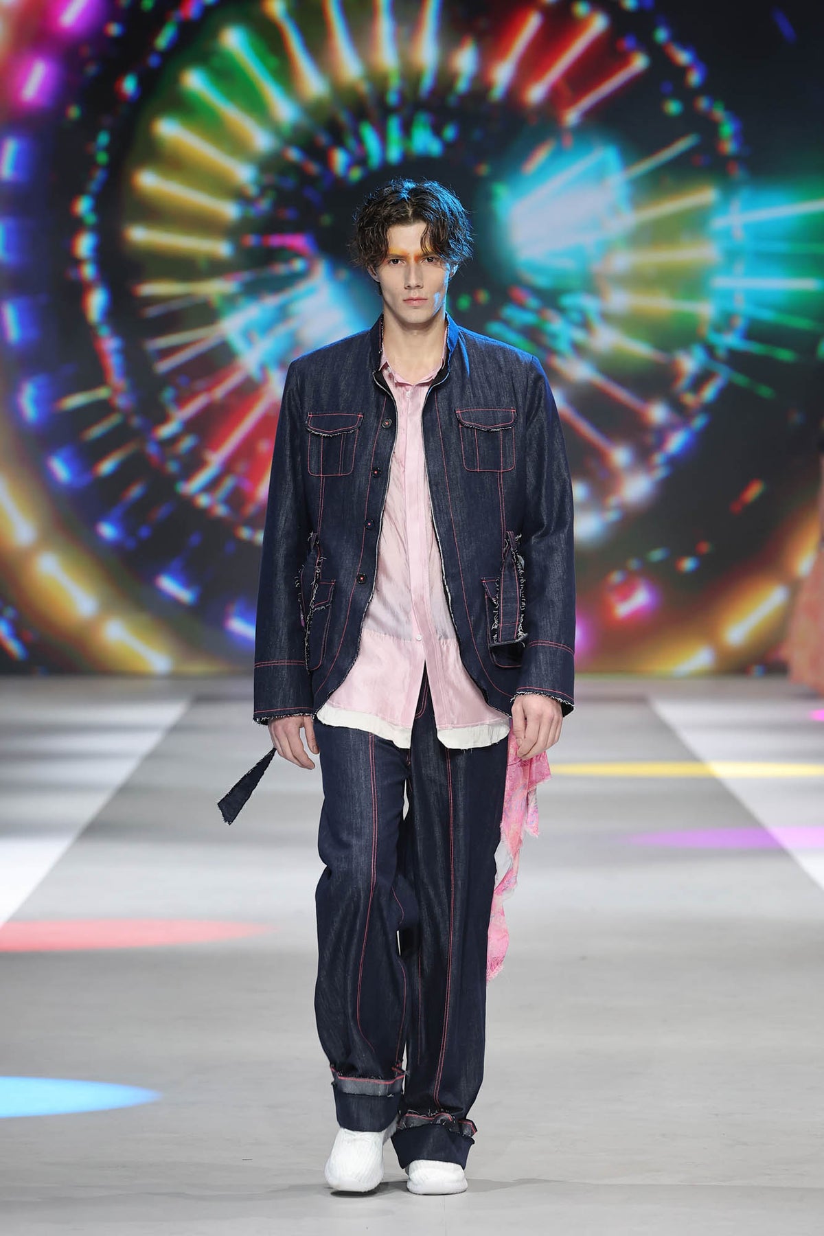 112 mountainyam THE JOY OF FEATHERS — runway look 04