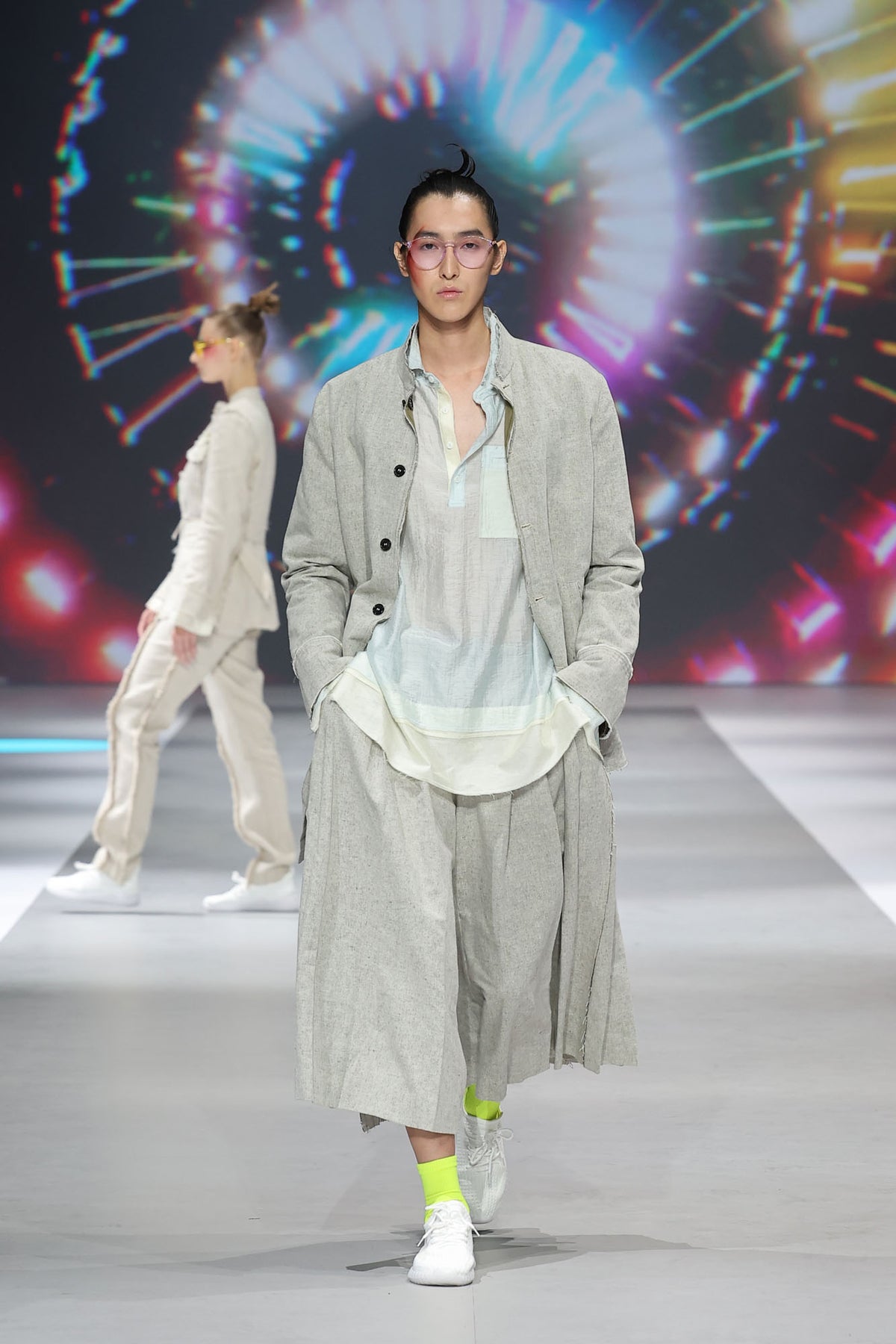 112 mountainyam THE JOY OF FEATHERS — runway look 08