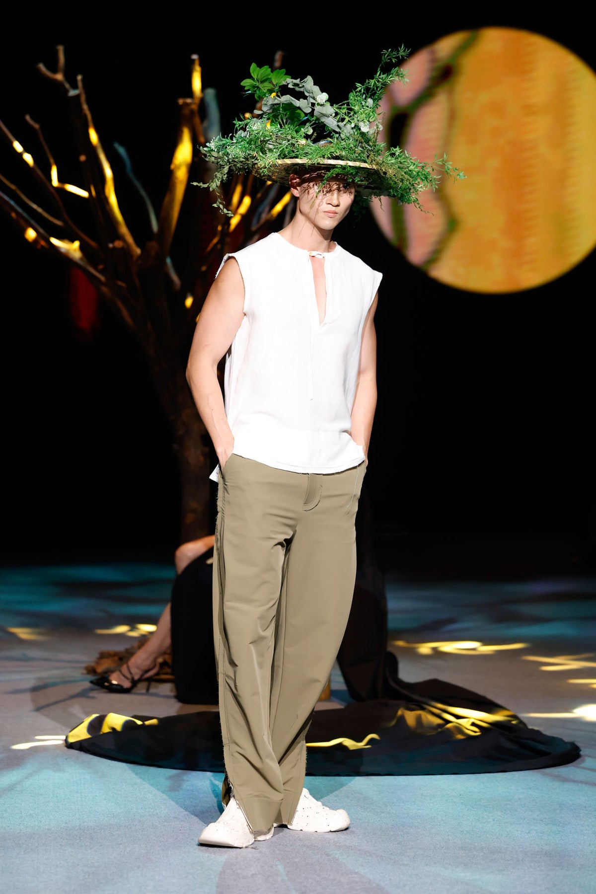 112 mountainyam MOMENTS IN MOTION — runway look 01
