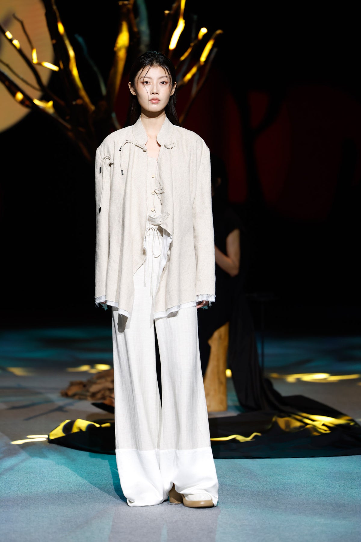 112 mountainyam MOMENTS IN MOTION — runway look 03