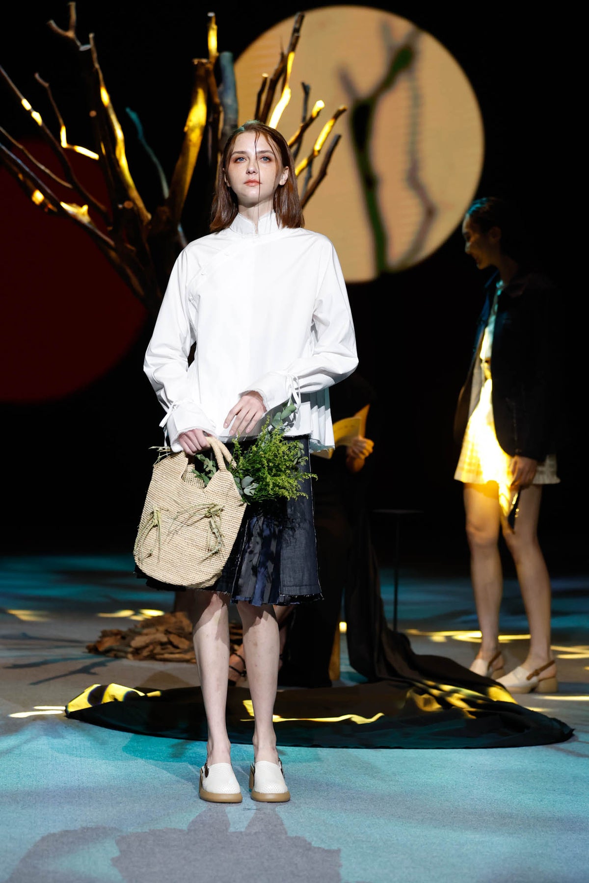 112 mountainyam MOMENTS IN MOTION — runway look 07