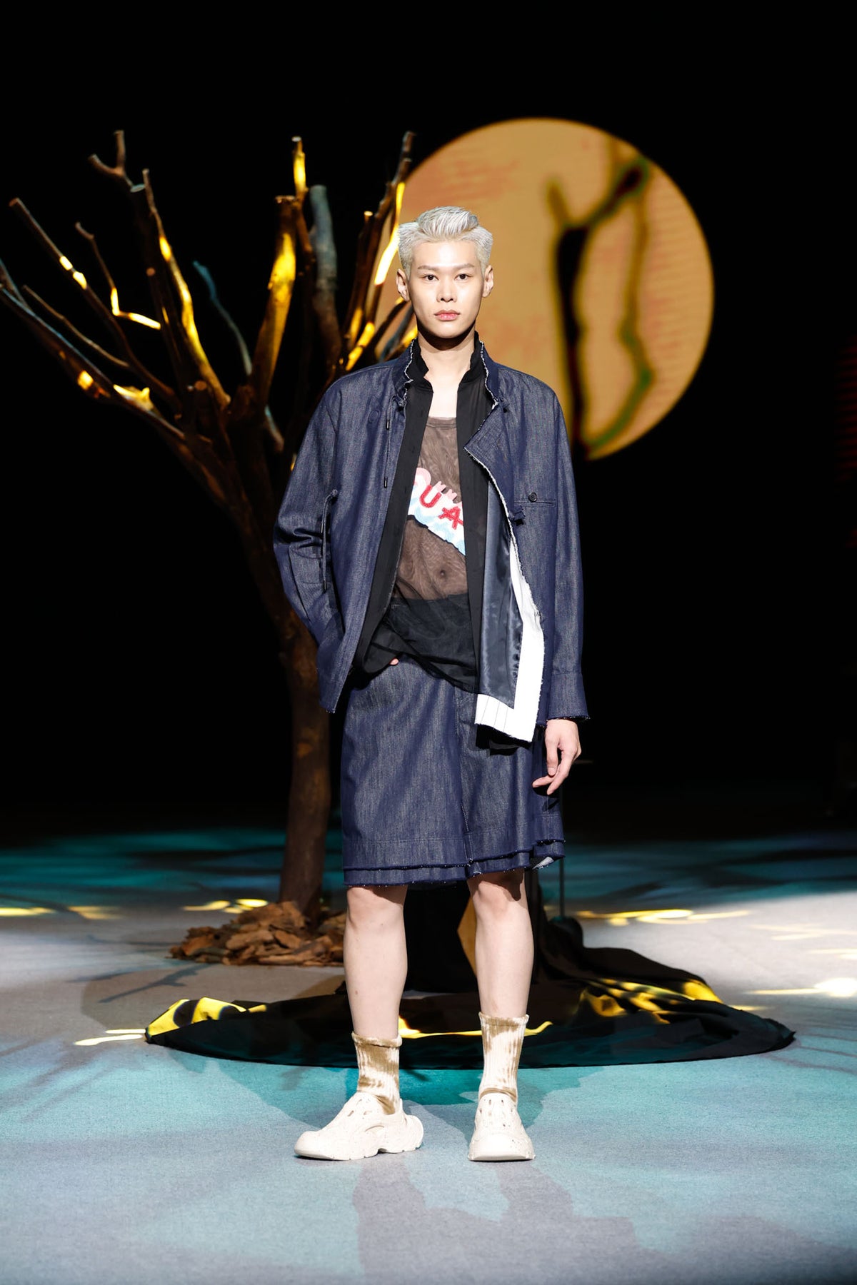 112 mountainyam MOMENTS IN MOTION — runway look 09