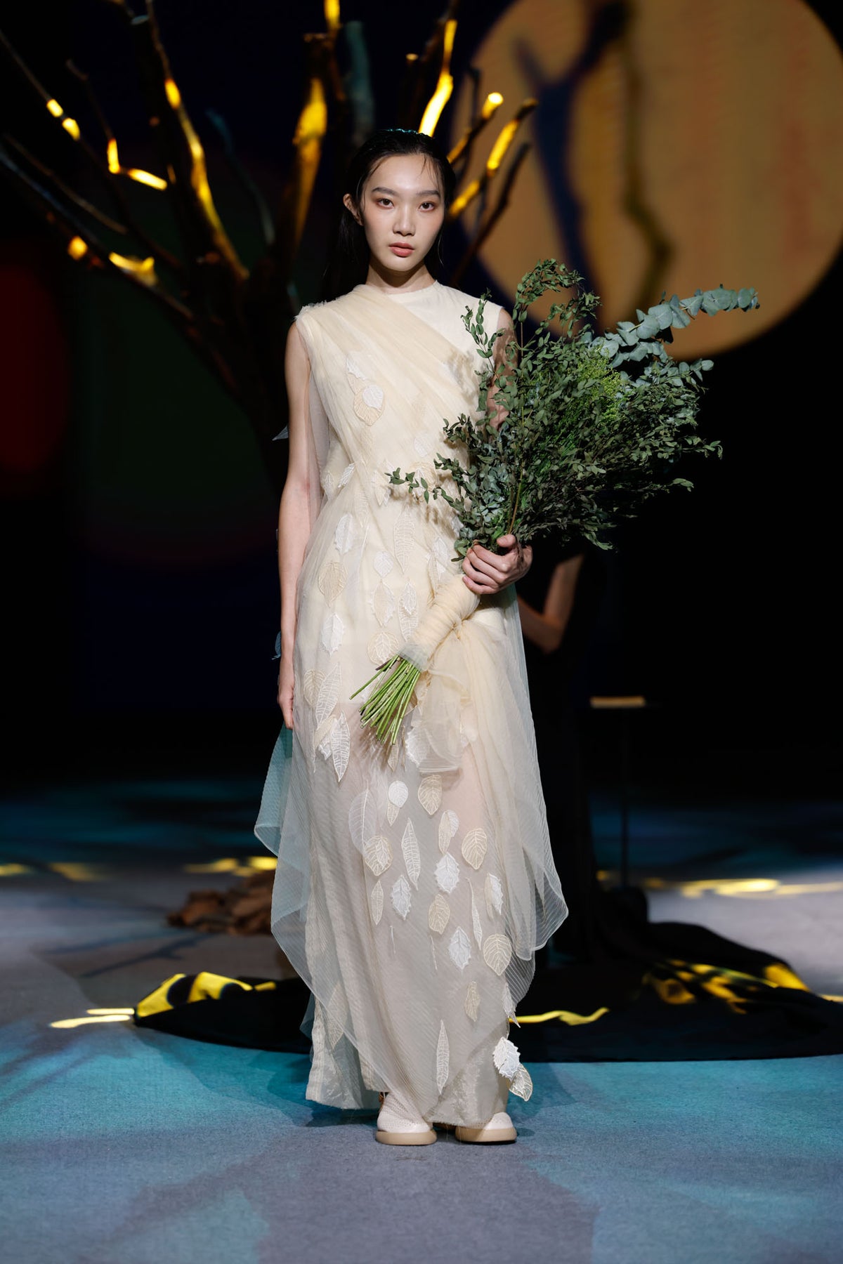 112 mountainyam MOMENTS IN MOTION — runway look 13