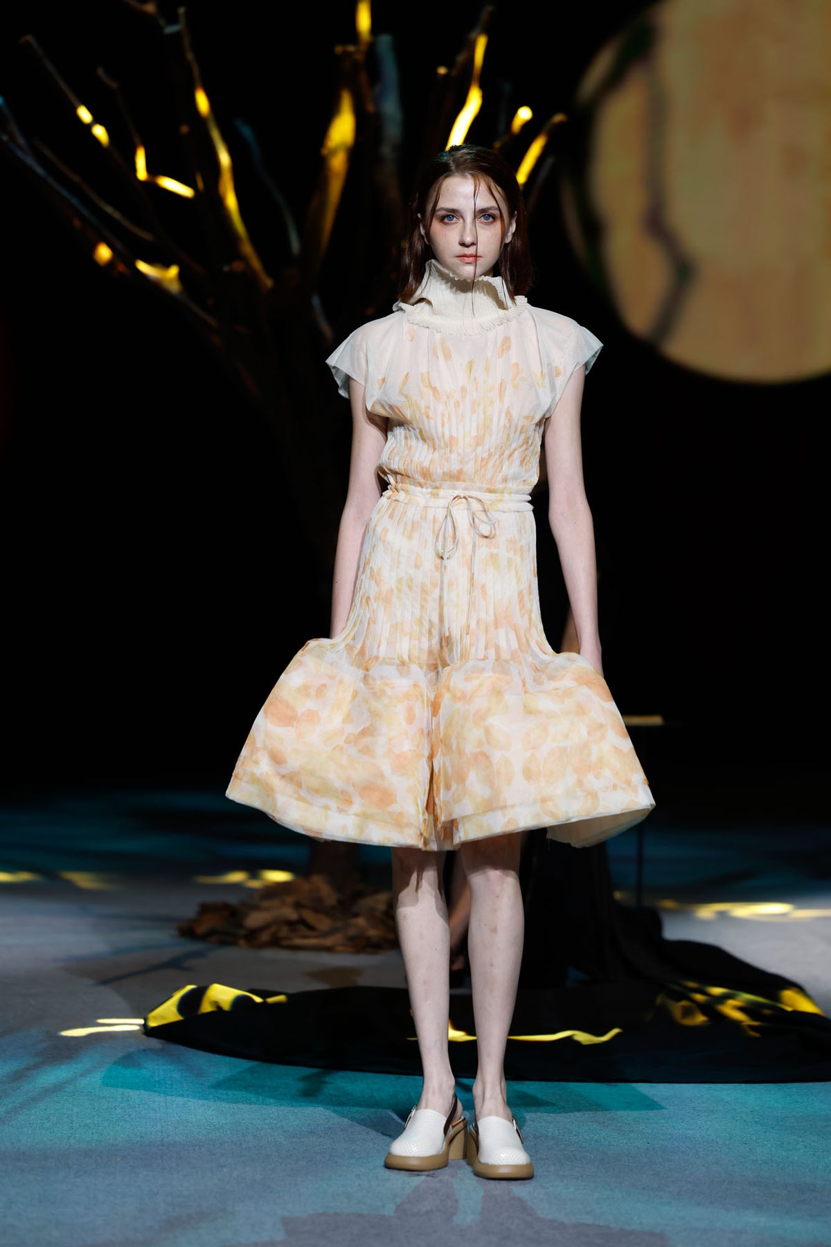 112 mountainyam MOMENTS IN MOTION — runway look 14