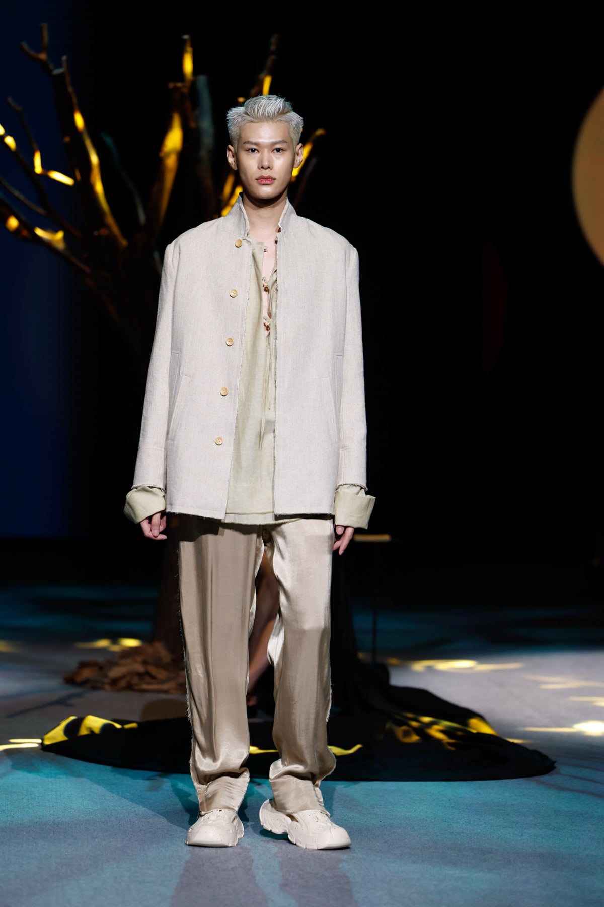 112 mountainyam MOMENTS IN MOTION — runway look 15
