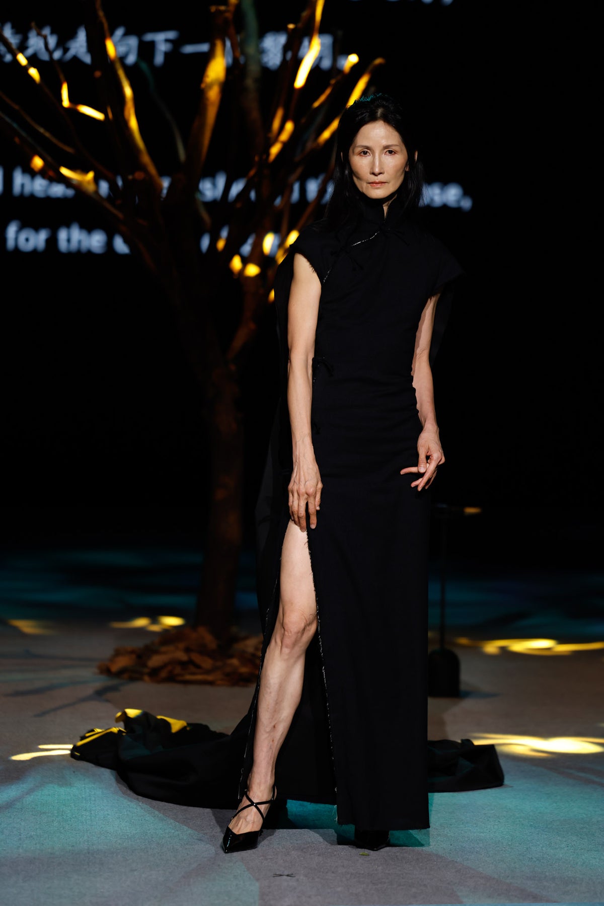 112 mountainyam MOMENTS IN MOTION — runway look 18